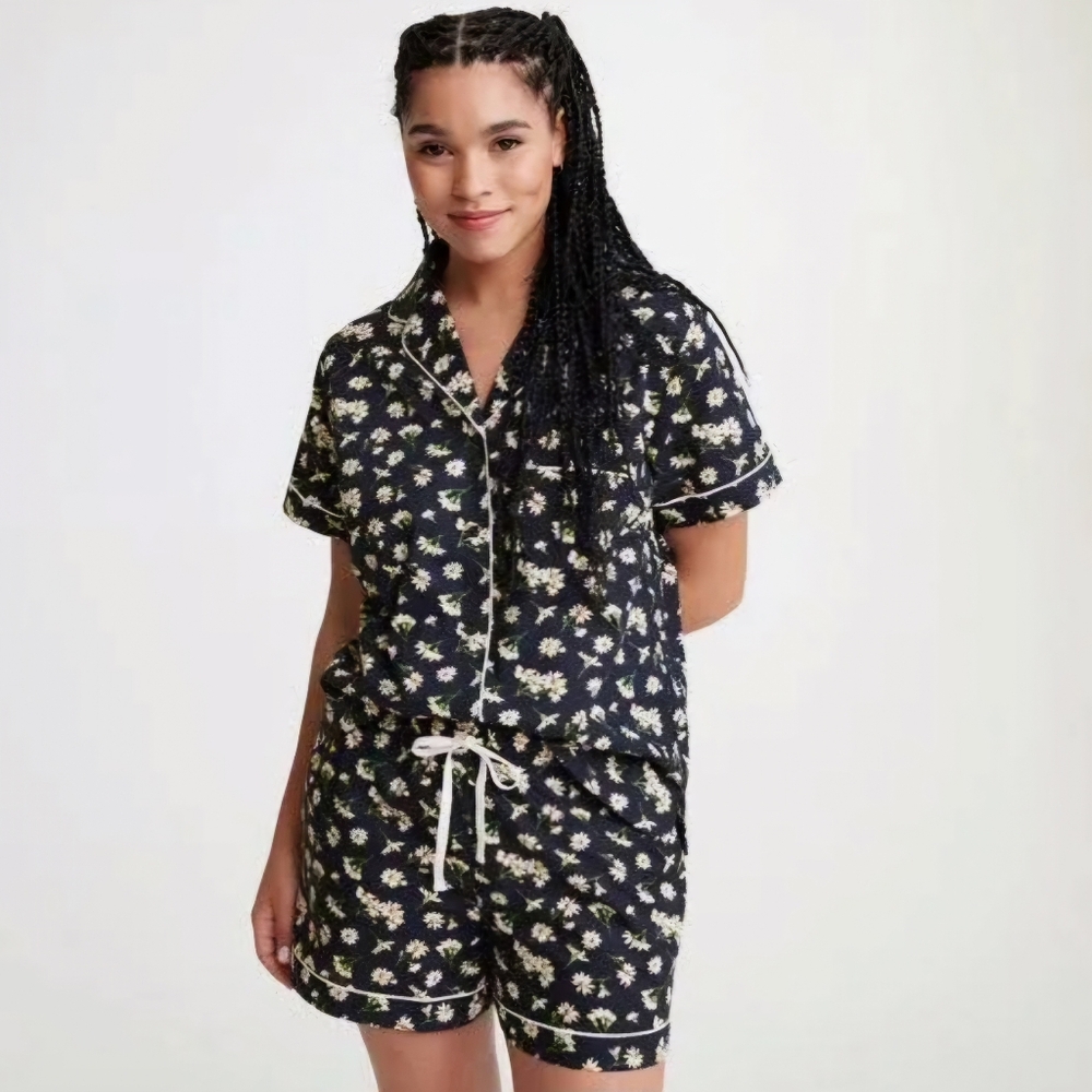 Vera Bradley Pajama Set Short Sleeve Top & Shorts Blue Daisies Size Medium NWT